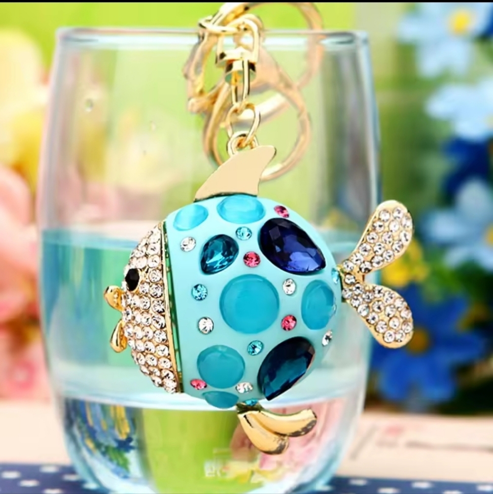 Lovely Fish Cute Crystal Charm Purse Handbag Car Key KeyRing KeyChain